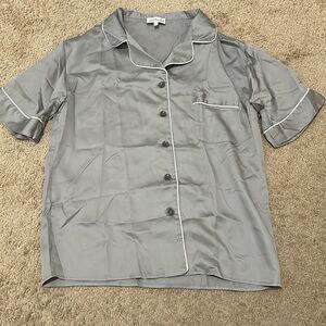 Ettitude Women's S short Sleeve Sateen Stripe Pajama Top Fog Gray Minimalist New